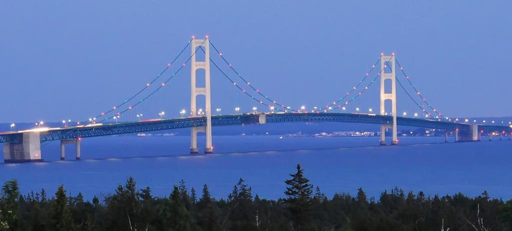 Отель Super 8 By Wyndham St. Ignace Экстерьер фото